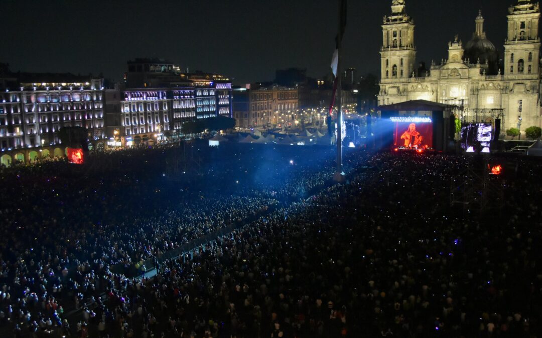 Más de 80 mil personas acuden al concierto de Julieta Venegas en el Zócalo